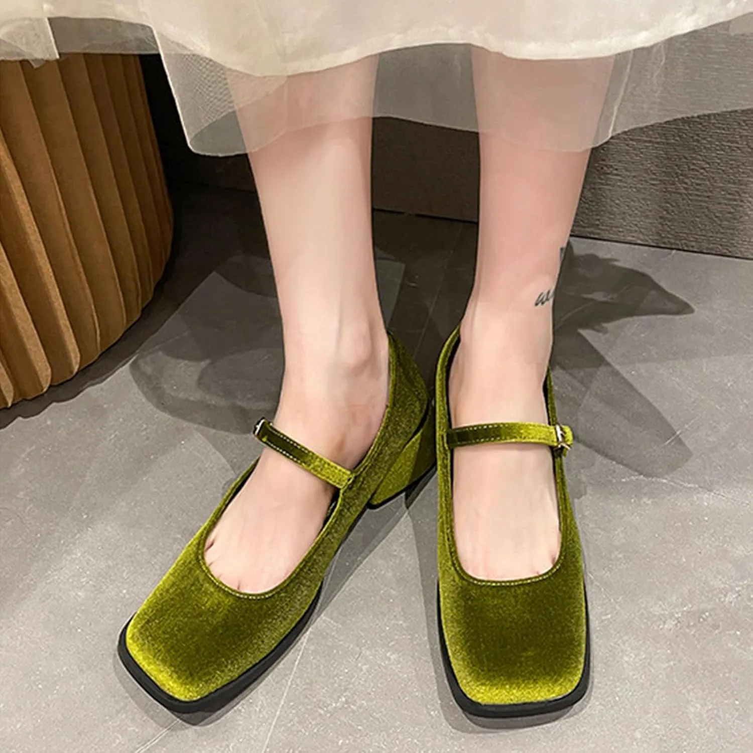 Women's Elegant Velvet Closed Square Toe Mary Jane Pumps Classic Low Chunky Heel Adjustable Buckle Dress Shoes Office Work Shoes