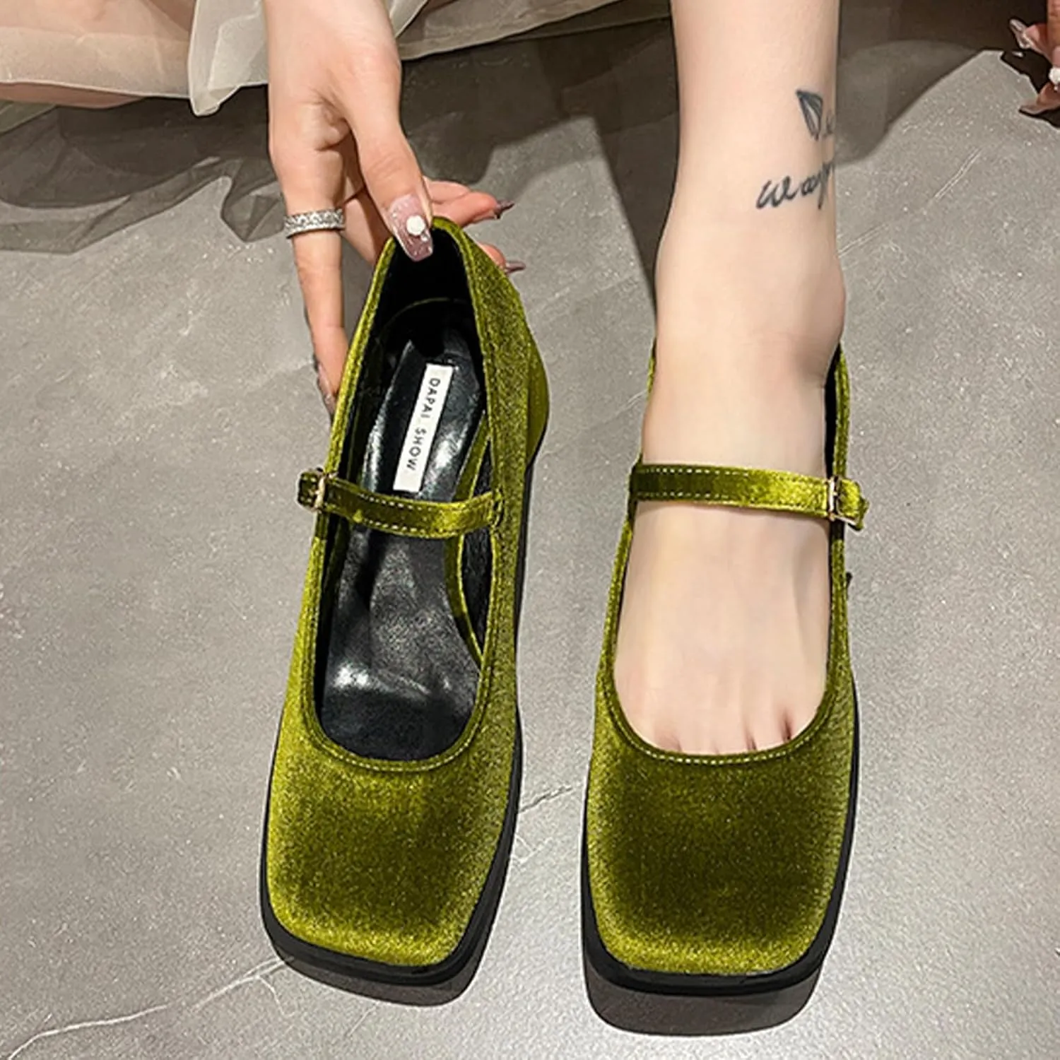 Women's Elegant Velvet Closed Square Toe Mary Jane Pumps Classic Low Chunky Heel Adjustable Buckle Dress Shoes Office Work Shoes