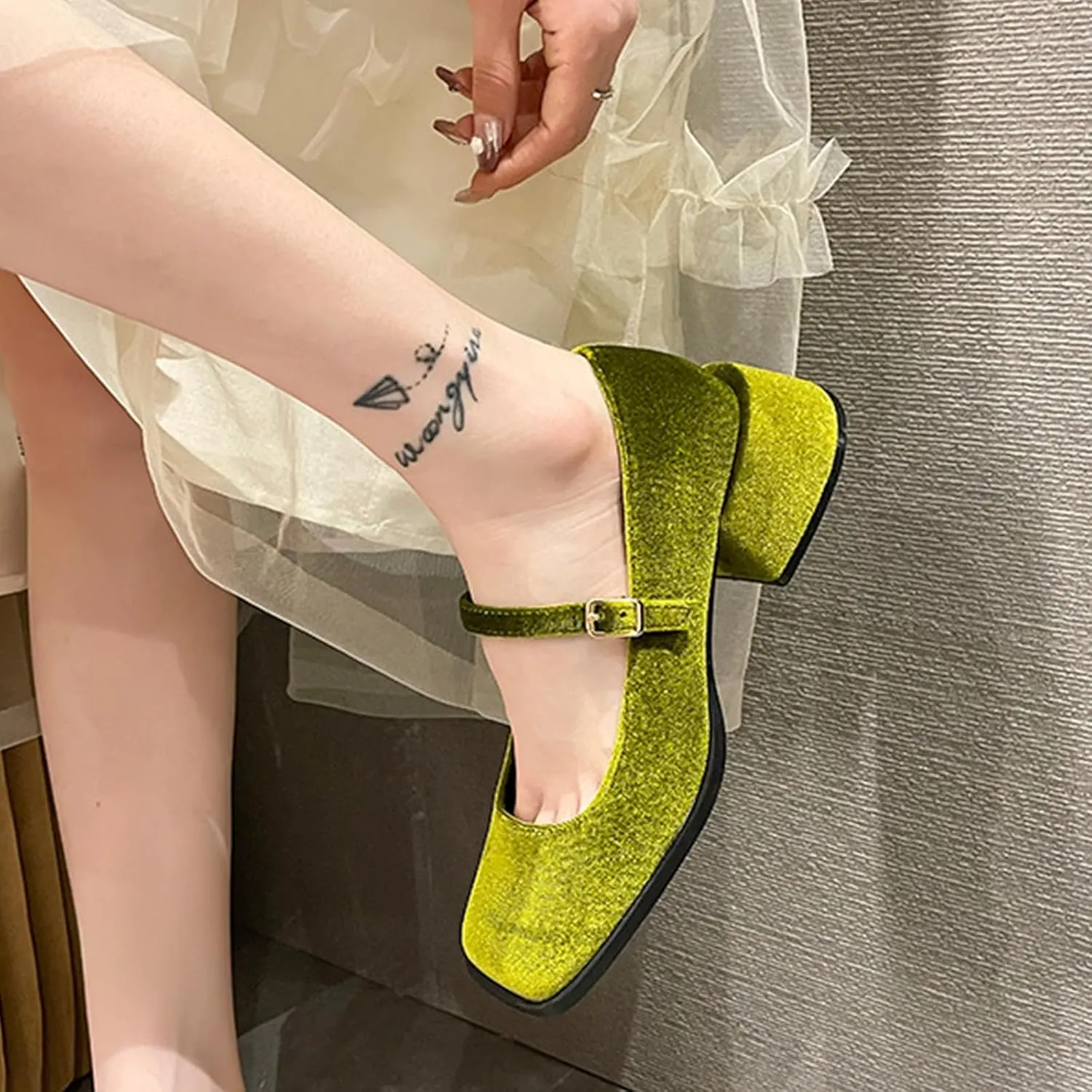 Women's Elegant Velvet Closed Square Toe Mary Jane Pumps Classic Low Chunky Heel Adjustable Buckle Dress Shoes Office Work Shoes