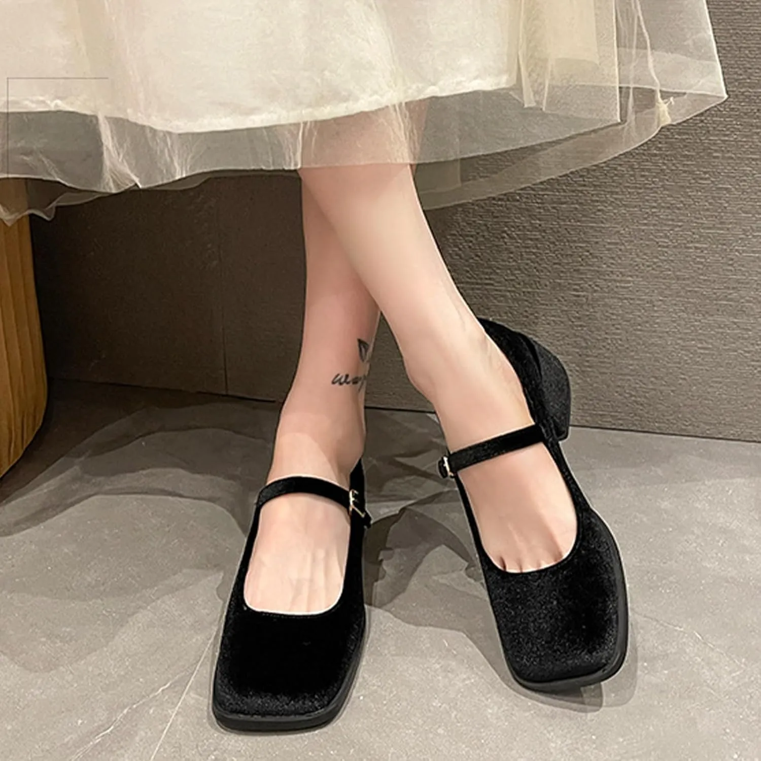 Women's Elegant Velvet Closed Square Toe Mary Jane Pumps Classic Low Chunky Heel Adjustable Buckle Dress Shoes Office Work Shoes